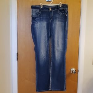 Wallflower~The Luscious Curvy Fit jeans